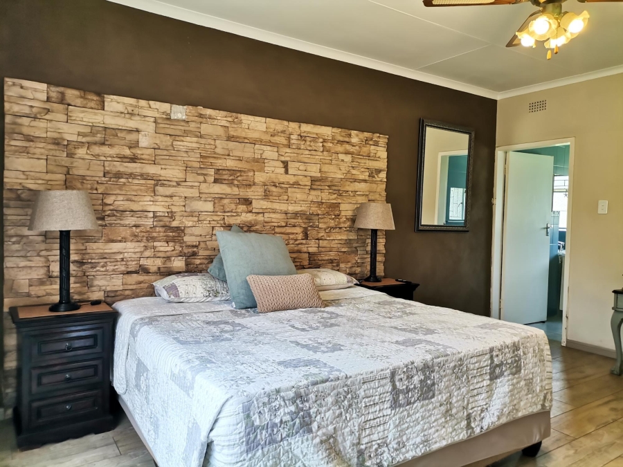 3 Bedroom Property for Sale in Safari Gardens North West